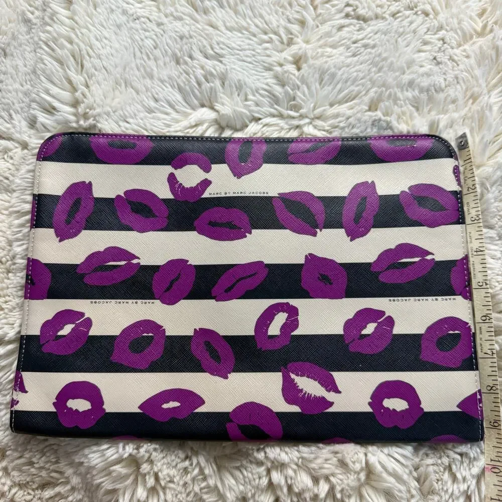 Marc by Marc Jacobs Striped Purple Lips Laptop Sleeve / Case